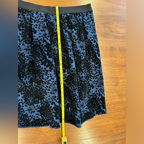 Boden Navy and black floral skirt - Picture 10 of 13